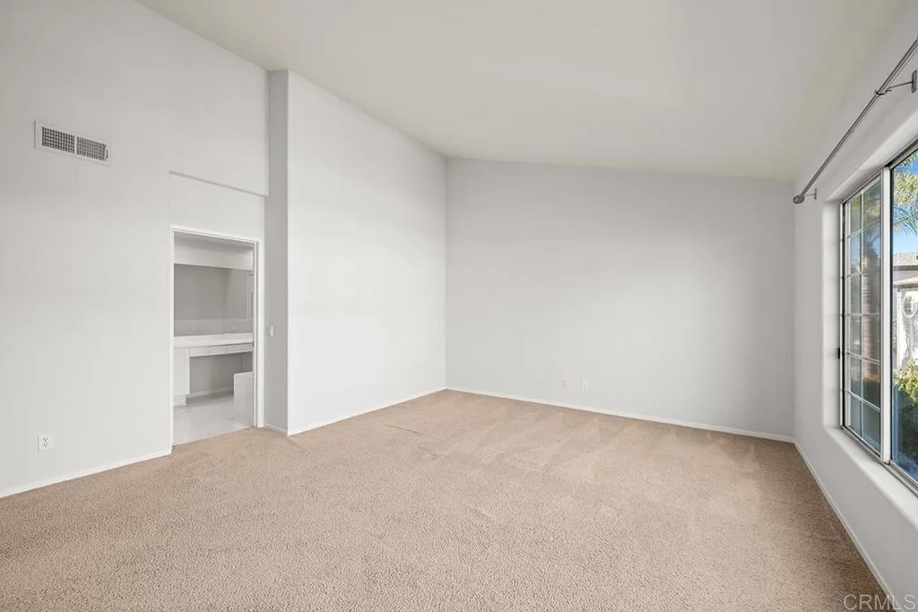 https://cdn.realtyfeed.com/cdn/127/306105590/88cb37f4c71b3c8e63534281b02c12f2.webp