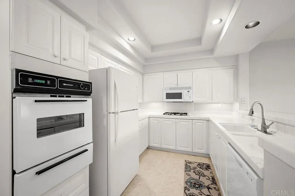 https://cdn.realtyfeed.com/cdn/127/306105590/ab02dde8a4b64186d93d6db3acccb462.webp