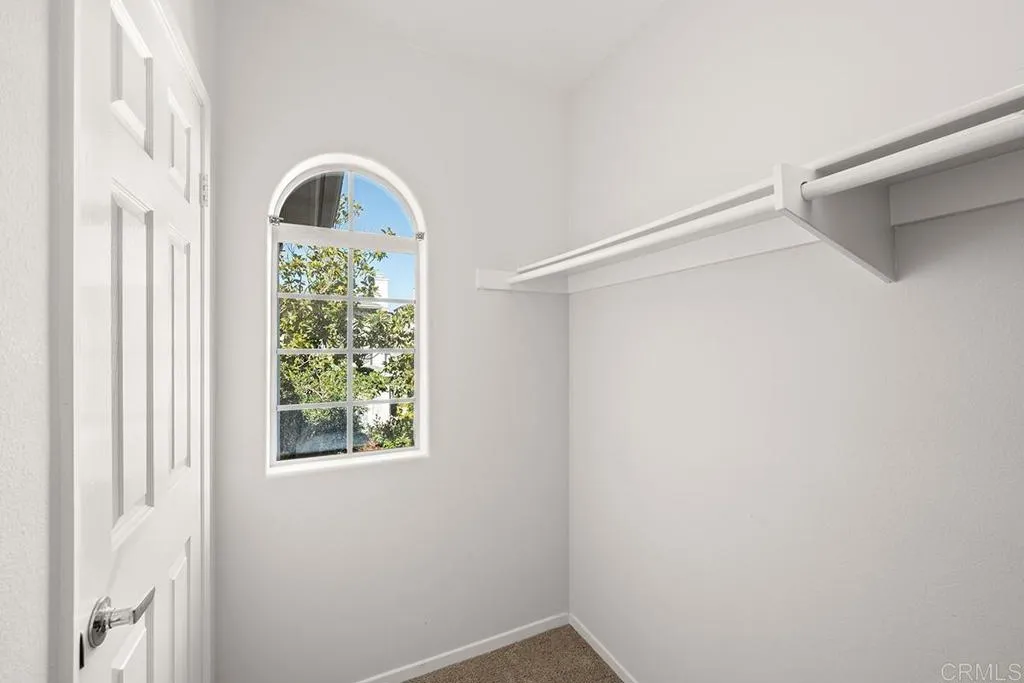 https://cdn.realtyfeed.com/cdn/127/306105590/b7be9b9a47ac649ffd285e683d32d080.webp