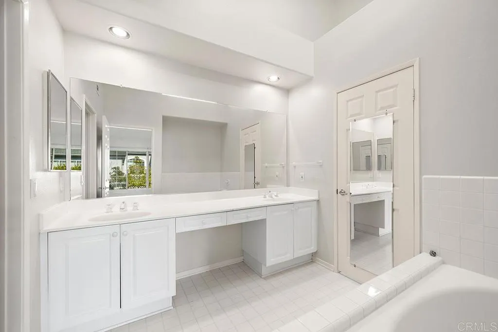 https://cdn.realtyfeed.com/cdn/127/306105590/c992cfe2e1b573f913288042922a4996.webp
