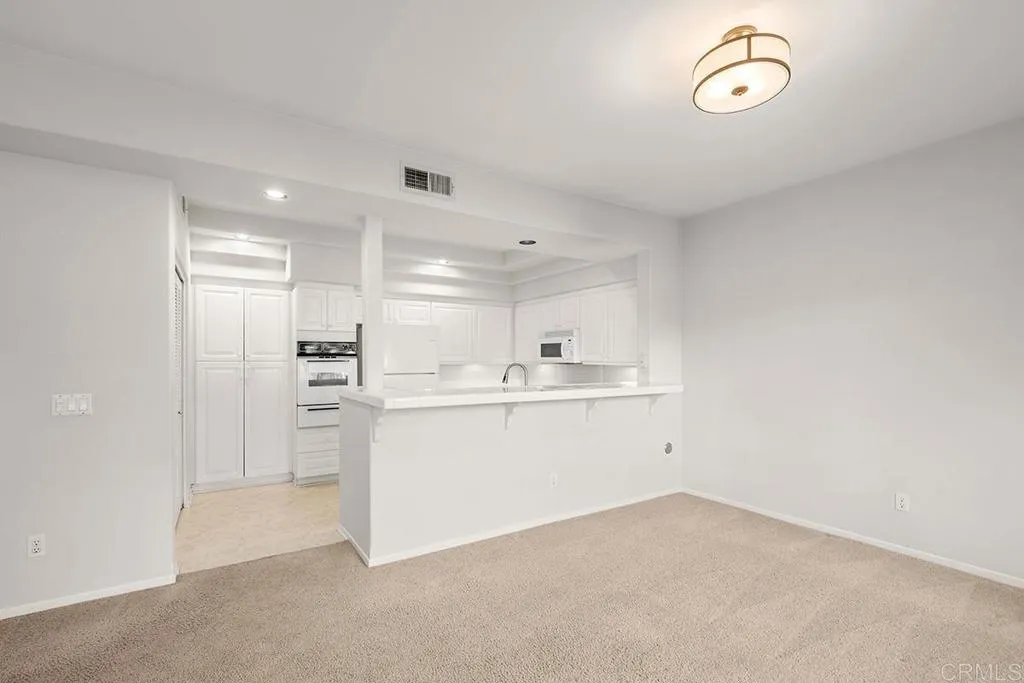 https://cdn.realtyfeed.com/cdn/127/306105590/d622a46d476cb660d89b9008f42dfaac.webp