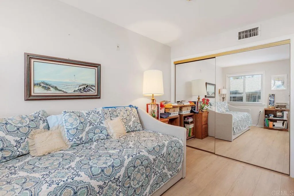 https://cdn.realtyfeed.com/cdn/127/306106058/df0adfb3388294708781a3590f31bb90.webp
