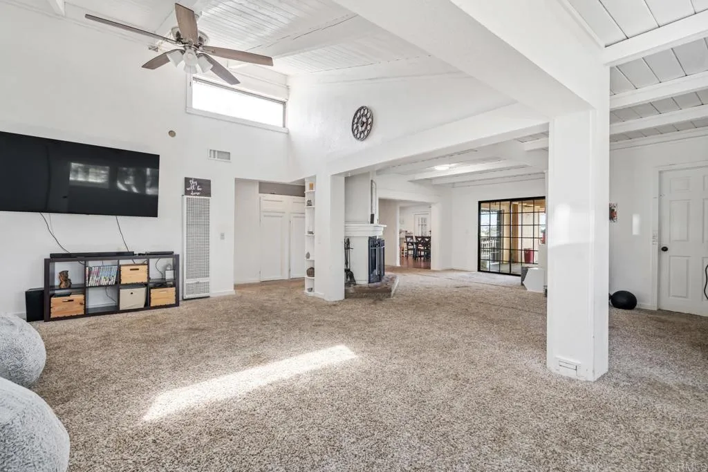 https://cdn.realtyfeed.com/cdn/127/306107376/69556a47792d491bd0639ad037704c86.webp