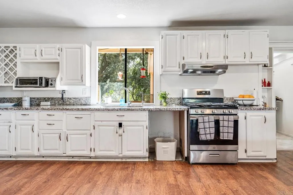 https://cdn.realtyfeed.com/cdn/127/306107376/ed89713f14b27e686ec9949ea5053905.webp