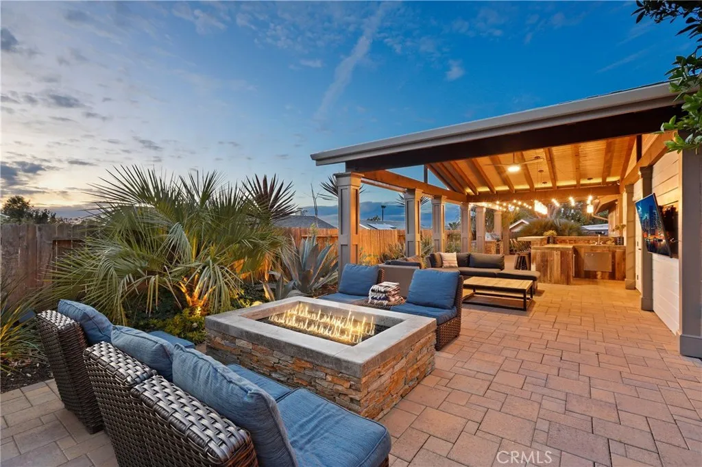 29561  Via Alto Cerro