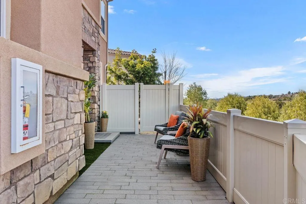 https://cdn.realtyfeed.com/cdn/127/306108323/ca04187ff80060566607ae207d992956.webp