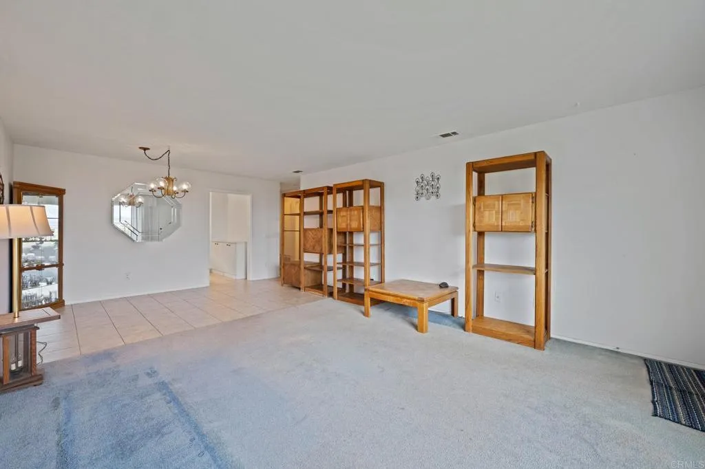 https://cdn.realtyfeed.com/cdn/127/306109759/8942c8bcb7d5ec7498147abfd7b32a99.webp