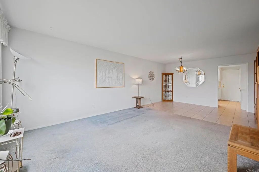 https://cdn.realtyfeed.com/cdn/127/306109759/aaba08955326d745208d2f21c14e7fbd.webp