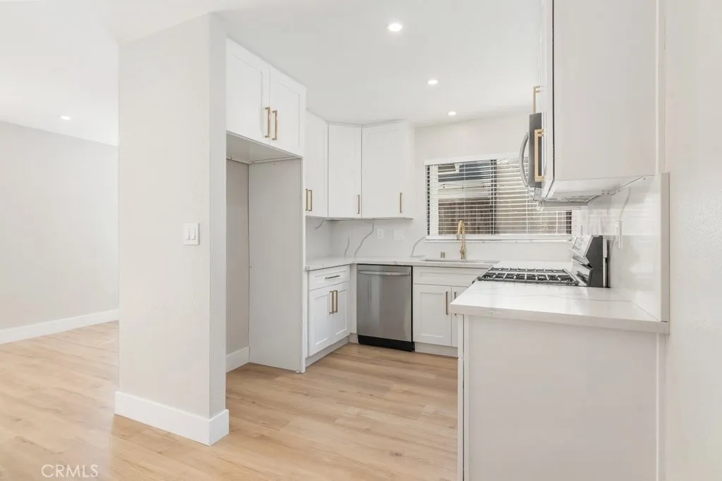 Photo #4: TR24038238 Listing 