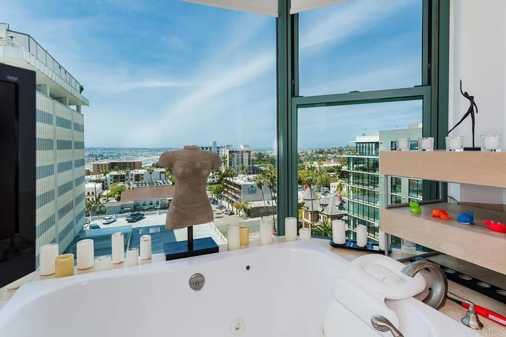 https://cdn.realtyfeed.com/cdn/127/306113247/6a015007c4e656c385768b541cf8c858.webp