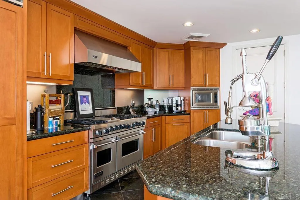 https://cdn.realtyfeed.com/cdn/127/306113247/9b877f4acb3f4cb2e84cc20e4e24bfab.webp