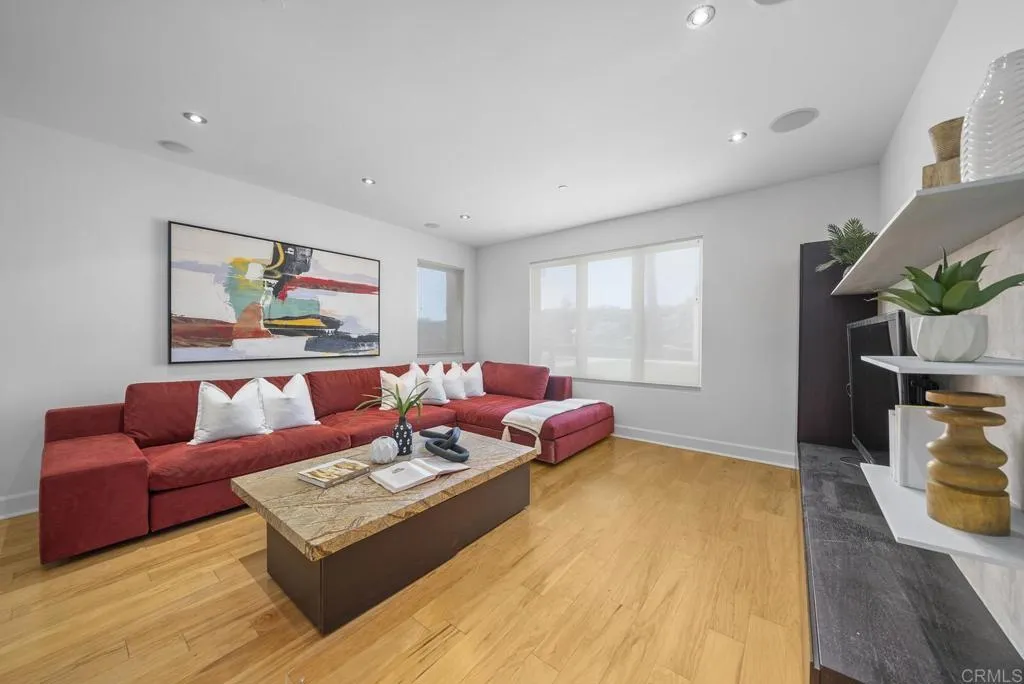https://cdn.realtyfeed.com/cdn/127/306114442/6f80baf1d03115c3f7e7d1aaf4104f64.webp