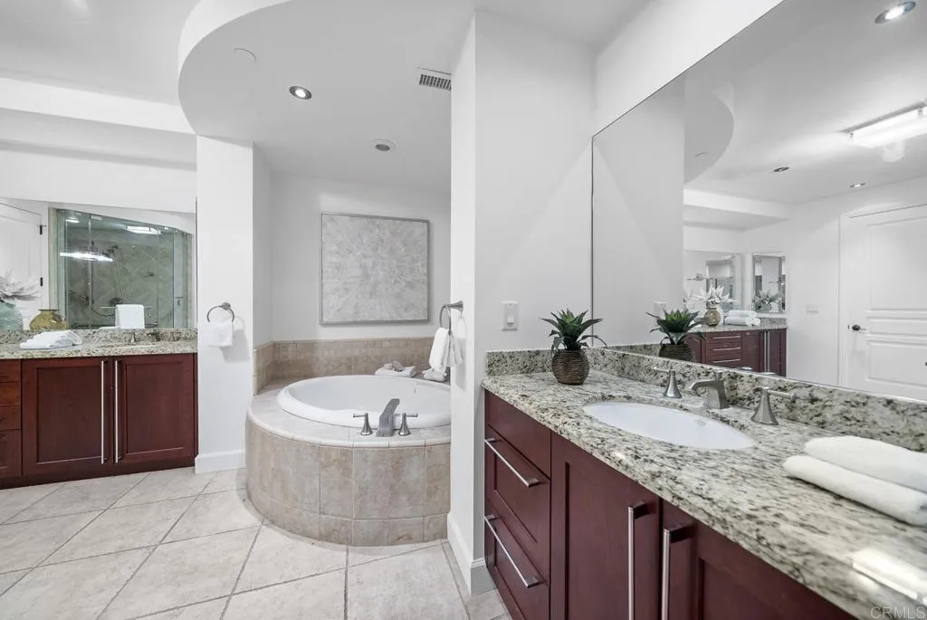 https://cdn.realtyfeed.com/cdn/127/306114442/f1623f667bdbd8c6bb2c68ddec259c55.webp