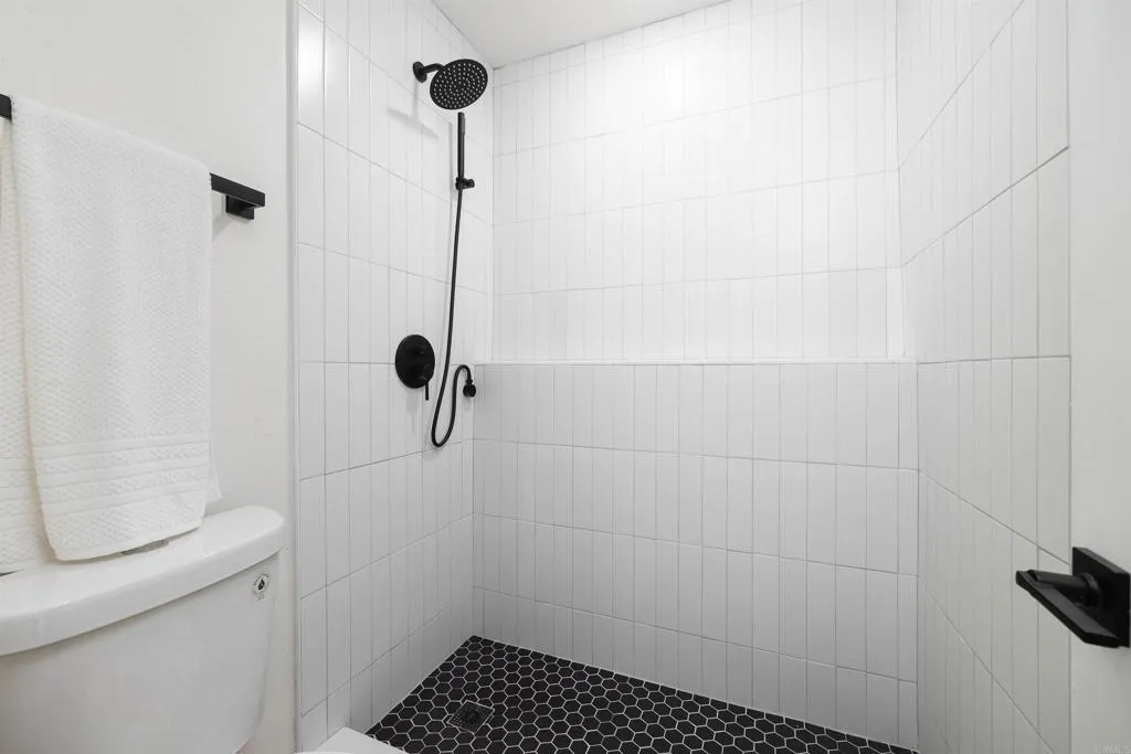 Photo #5: NDP2401668 Listing 
