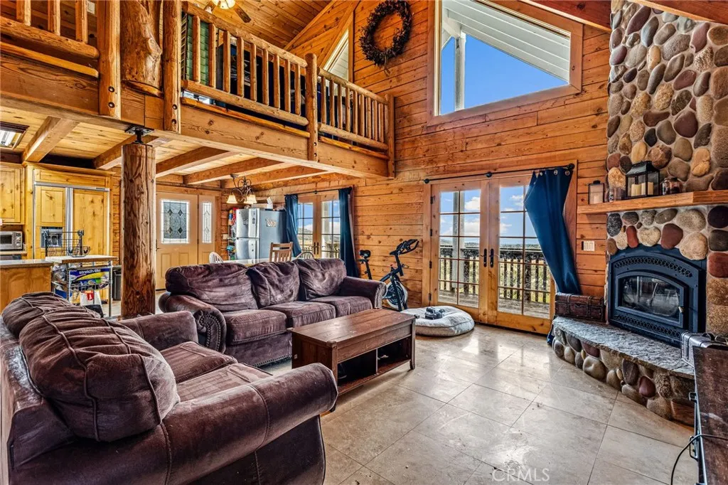 https://cdn.realtyfeed.com/cdn/127/306117788/894b50c469c0144f31090d537632e811.webp