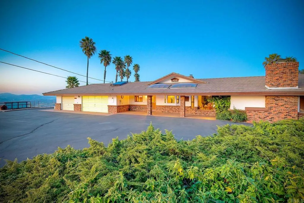 576 Camino De La Cima, San Marcos, CA, 92078