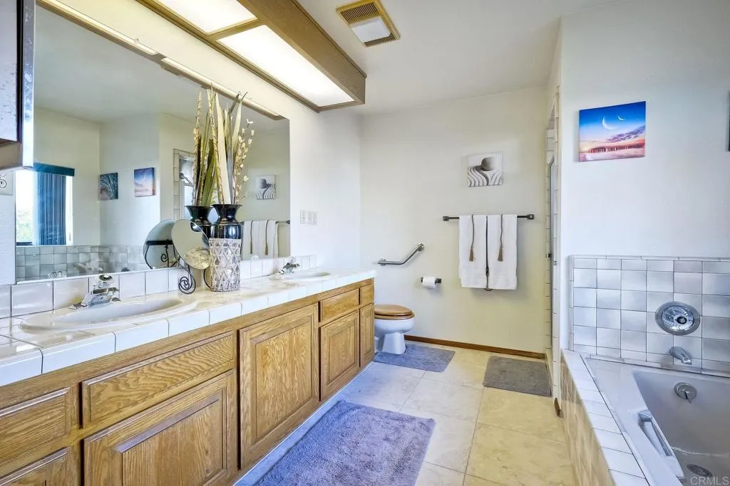576 Camino De La Cima, San Marcos, CA, 92078