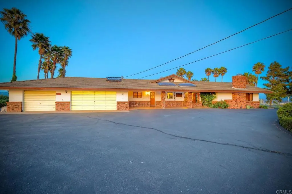 576 Camino De La Cima, San Marcos, CA, 92078