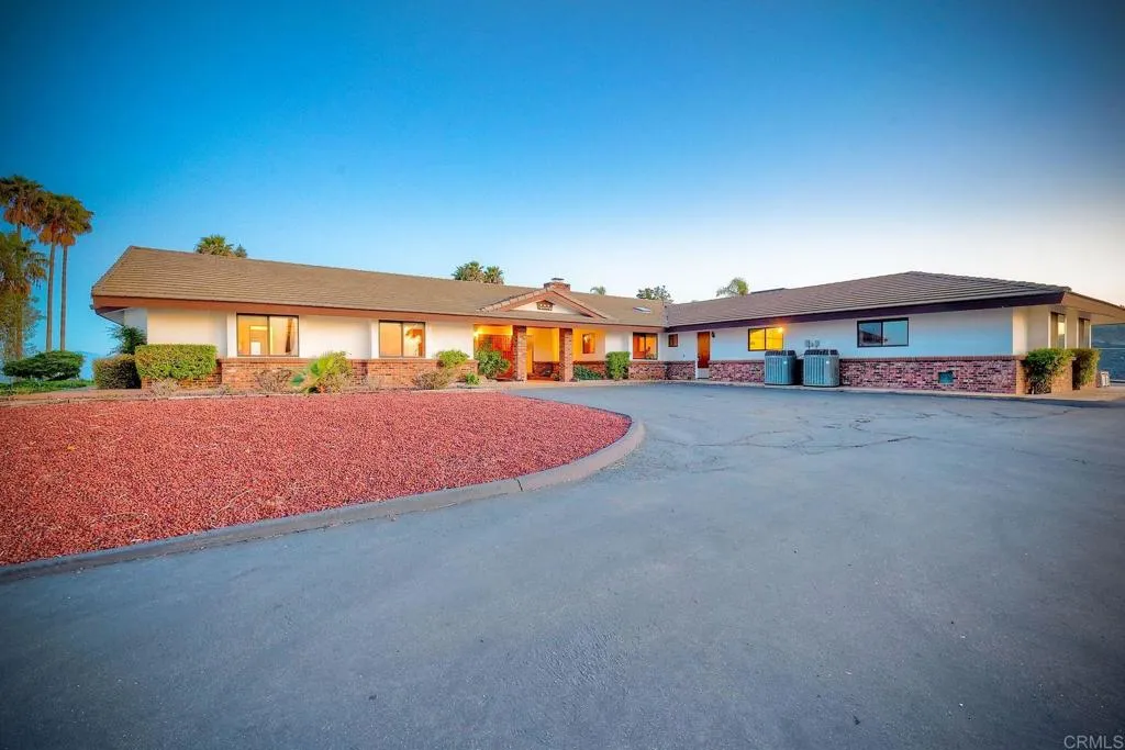 576 Camino De La Cima, San Marcos, CA, 92078