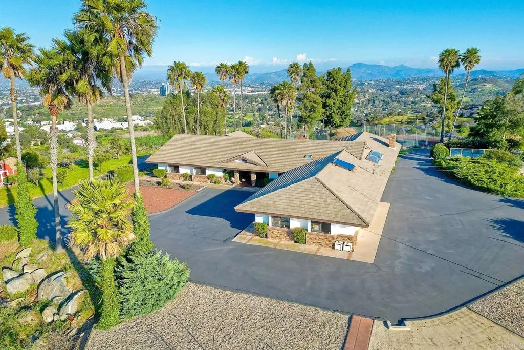 576 Camino De La Cima, San Marcos, CA, 92078