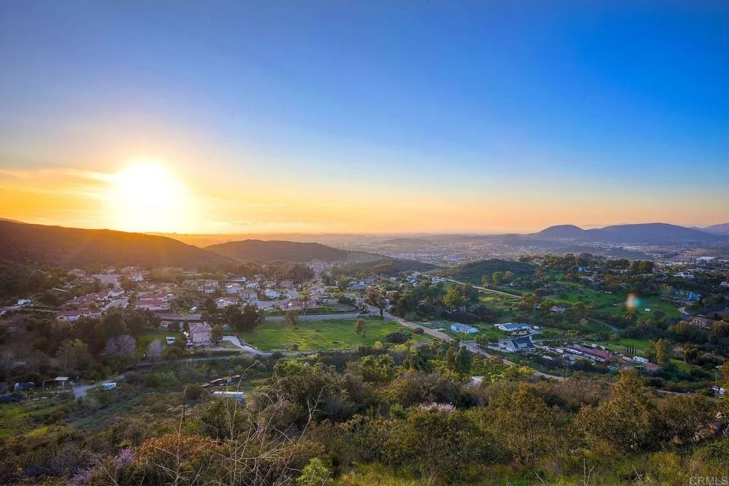576 Camino De La Cima, San Marcos, CA, 92078