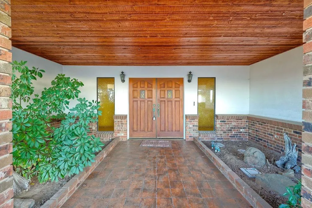 576 Camino De La Cima, San Marcos, CA, 92078