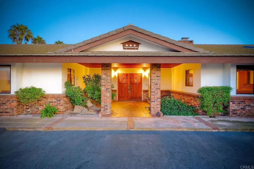 576 Camino De La Cima, San Marcos, CA, 92078