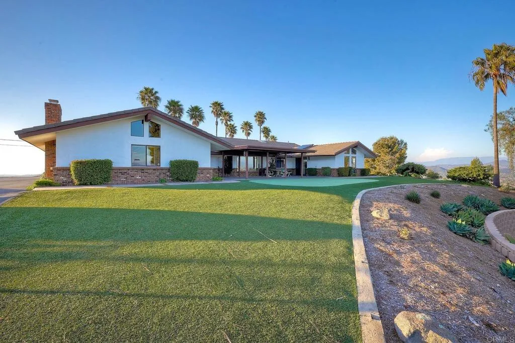 576 Camino De La Cima, San Marcos, CA, 92078
