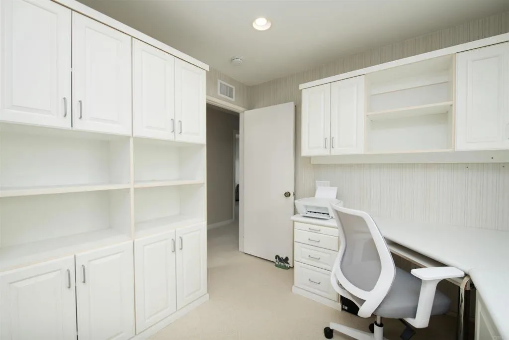 https://cdn.realtyfeed.com/cdn/127/306118408/4564da215076a5e8a0096cbee80735a6.webp