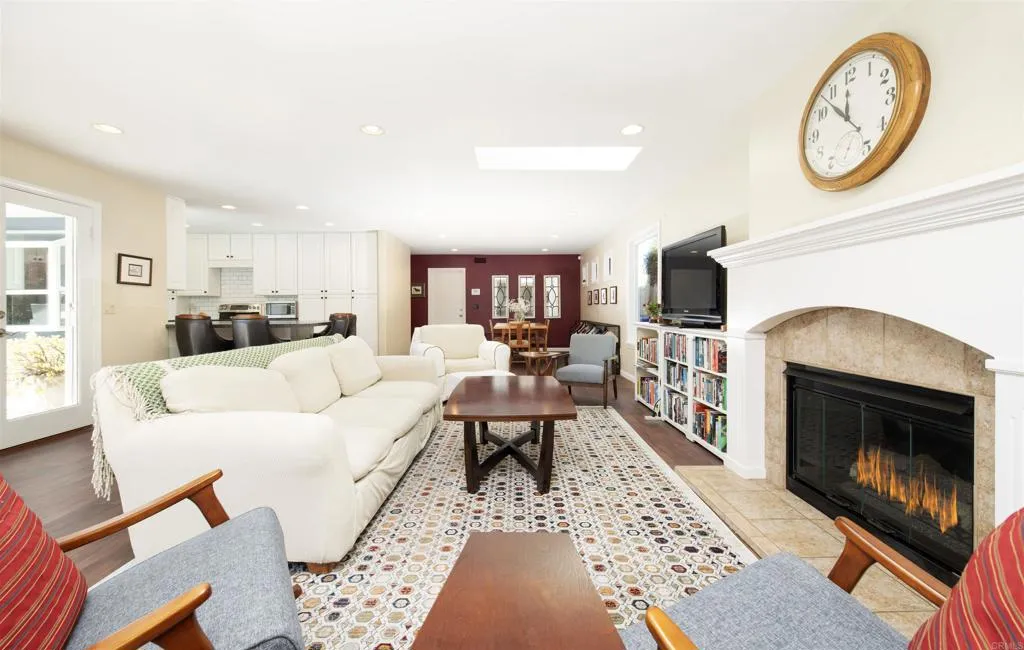 https://cdn.realtyfeed.com/cdn/127/306118408/597cd91037ab0b5cb1c28828093c528d.webp