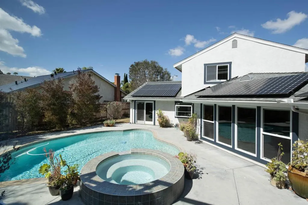 https://cdn.realtyfeed.com/cdn/127/306118408/5ad849b7d7907294792935cb4190ae24.webp