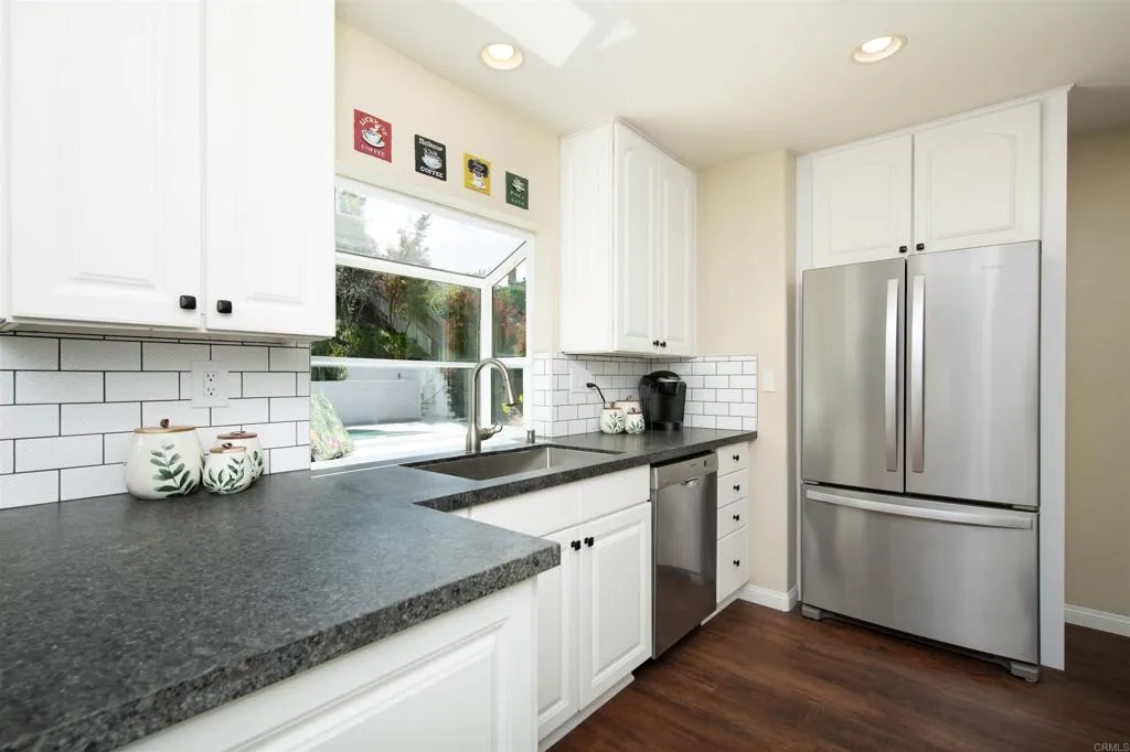 https://cdn.realtyfeed.com/cdn/127/306118408/84ca0acc5d9b0105e4bde851dacc4817.webp