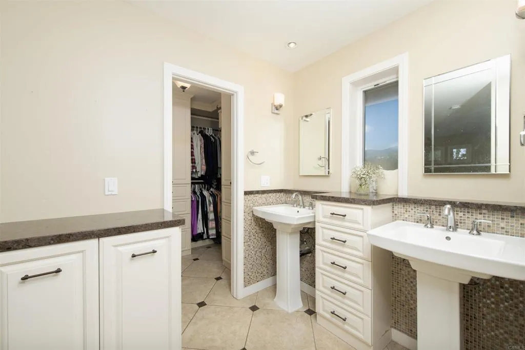 https://cdn.realtyfeed.com/cdn/127/306118408/b34001e29ec70f68ccc7123c052c1c5c.webp