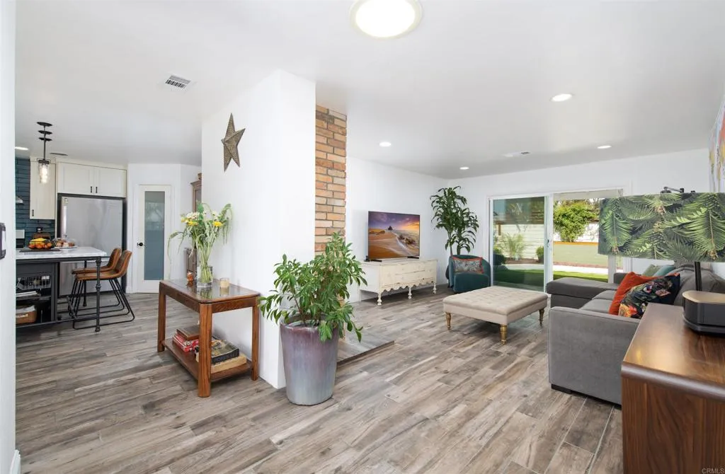 Photo #3: NDP2402071 Listing 