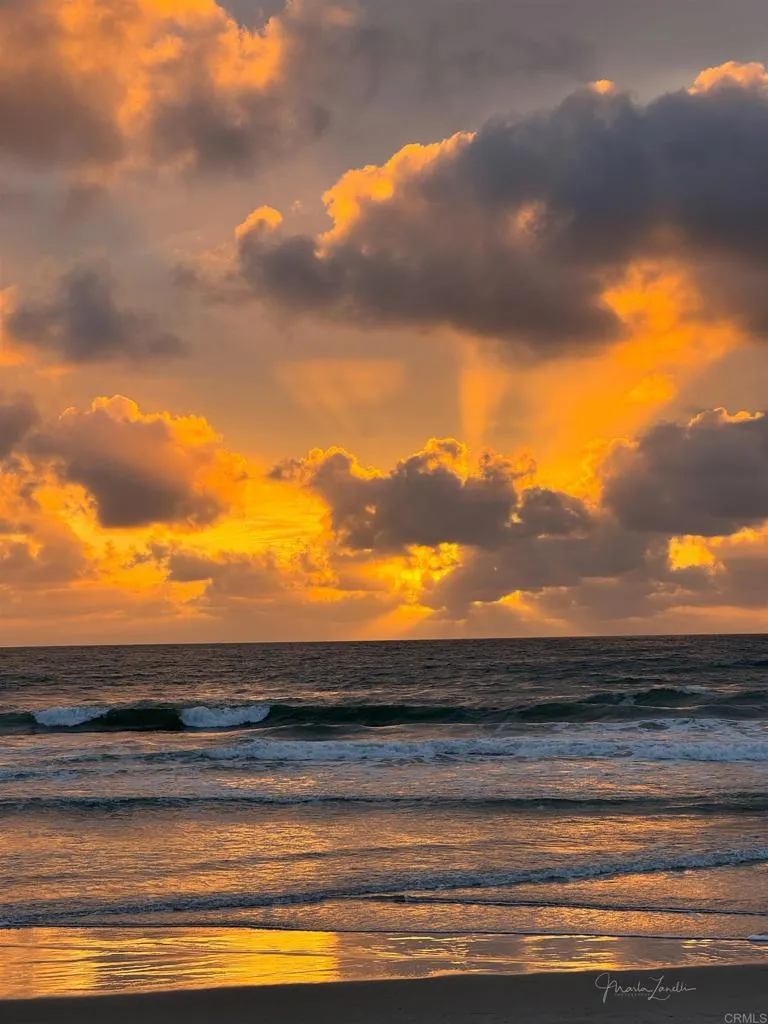 Solana Beach, CA 92075