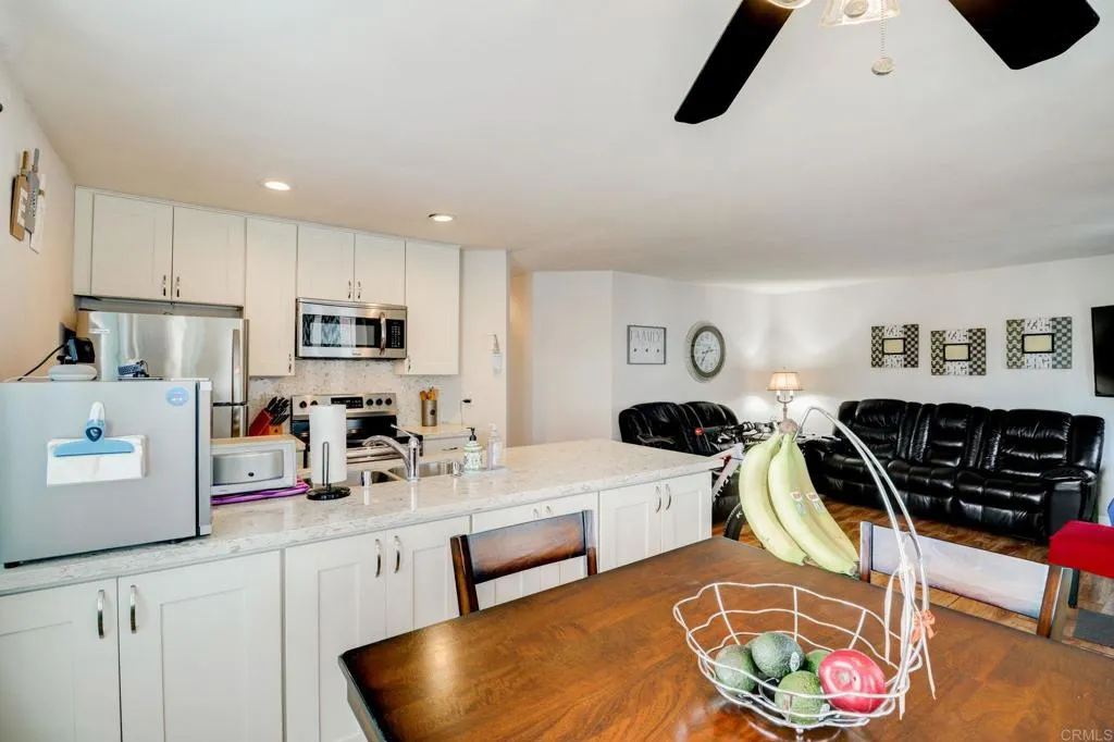Photo #5: PTP2401510 Listing 