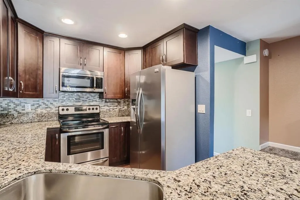 Photo #3: PTP2401558 Listing 