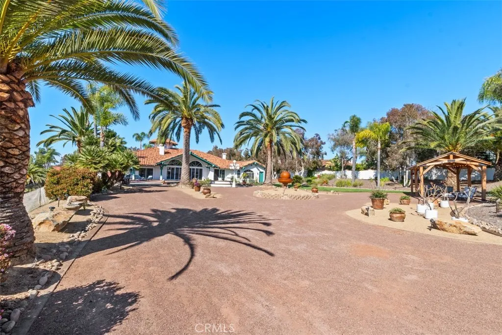 https://cdn.realtyfeed.com/cdn/127/306130734/40fe7fa5767c5e9d7bfbf0a7c542d90c.webp