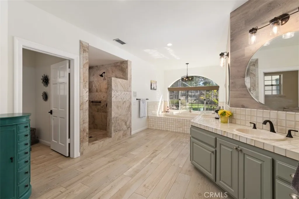 https://cdn.realtyfeed.com/cdn/127/306130734/6bc69f345478a24f36f56767fb81cf80.webp