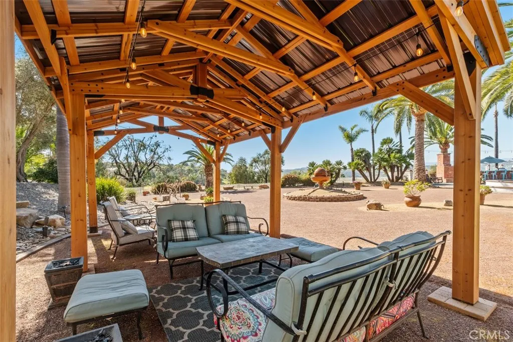 https://cdn.realtyfeed.com/cdn/127/306130734/d5bdf45399b30ceedaf36ddfbfa6c808.webp