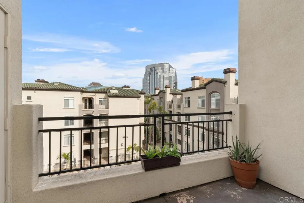 https://cdn.realtyfeed.com/cdn/127/306133429/63d9baa3871a93f2634fa586ab57a76b.webp