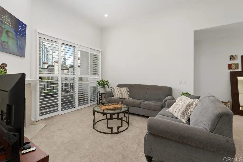 https://cdn.realtyfeed.com/cdn/127/306133429/6f95616c0eef2ac7d49195d15f66a505.webp
