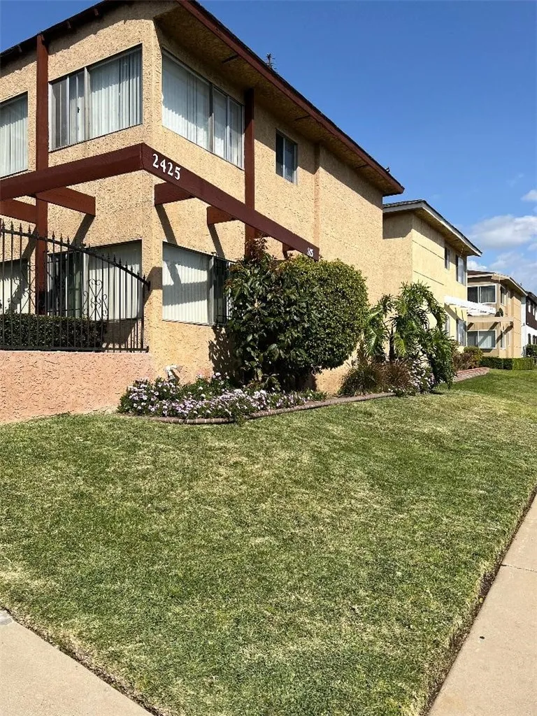 $750,000+