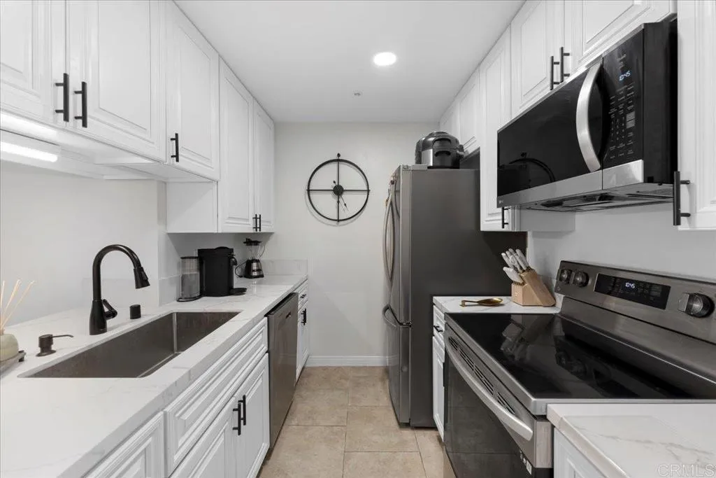 More Details about MLS # PTP2401742 : 4041 OAKCREST DRIVE UNIT 104