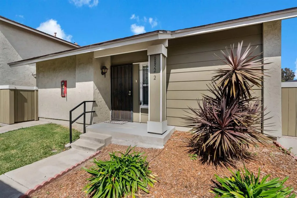 MLS: PTP2401747 Condo For Sale