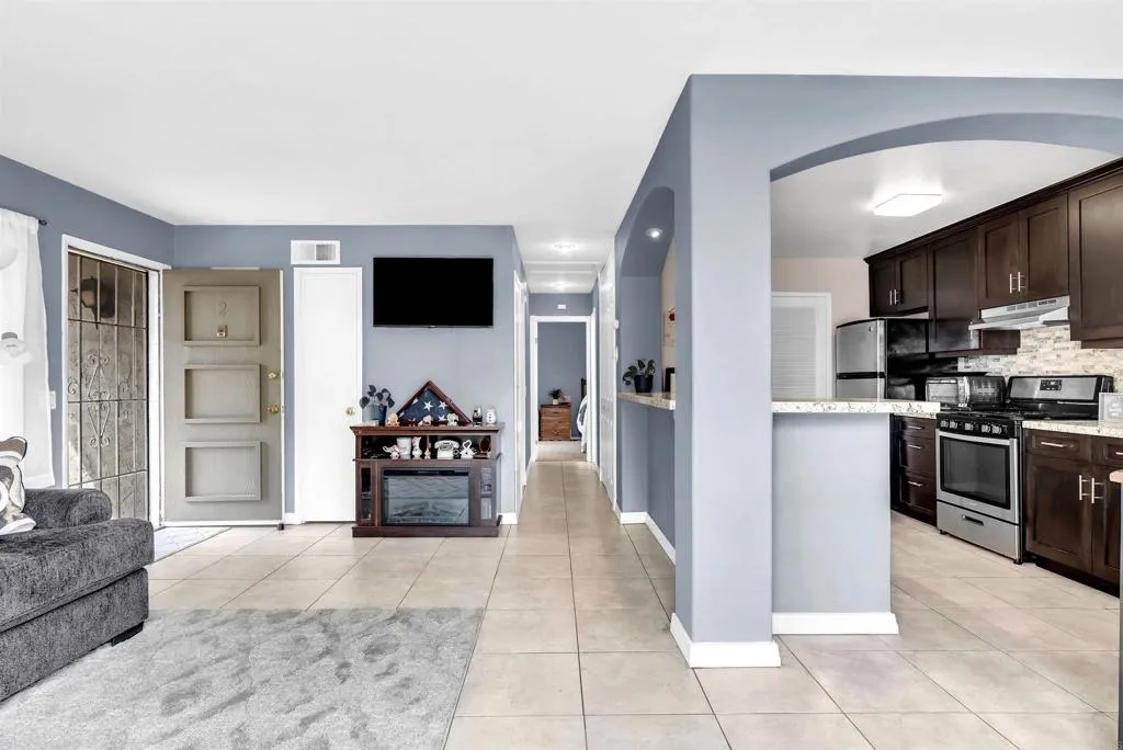 Photo #6: PTP2401747 Listing 