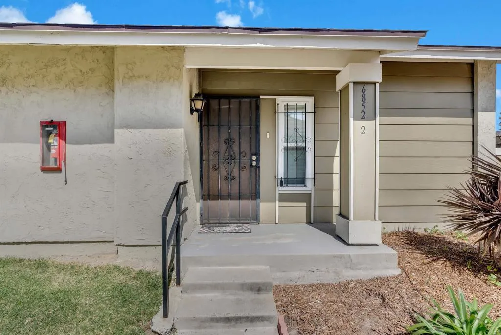Photo #2: PTP2401747 Listing 