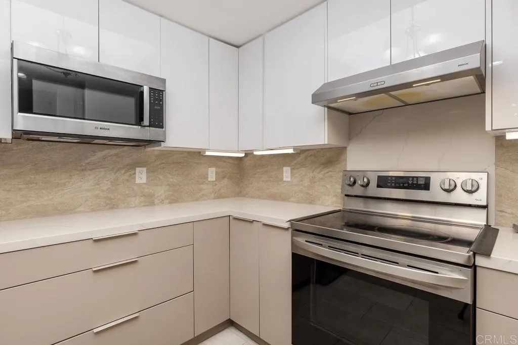 https://cdn.realtyfeed.com/cdn/127/306136031/c79896af20da2a7937d3bb9624d1998e.webp