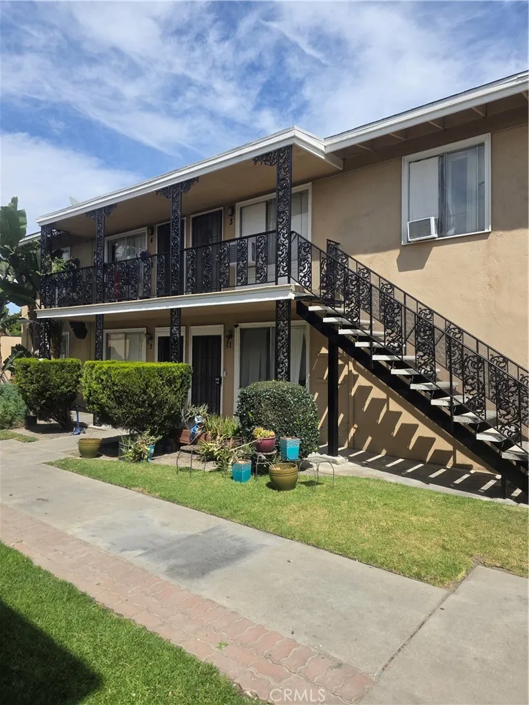 $750,000+