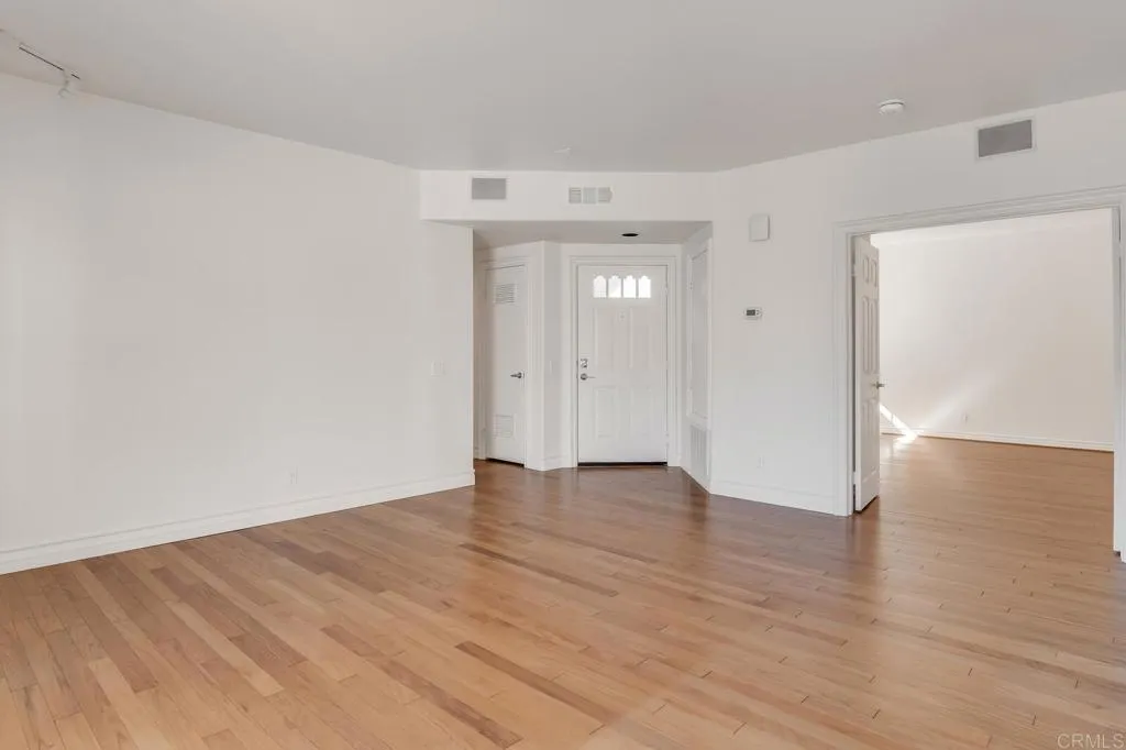 https://cdn.realtyfeed.com/cdn/127/306137924/762cac5c7c4304bee20d1fcdc5c79f54.webp